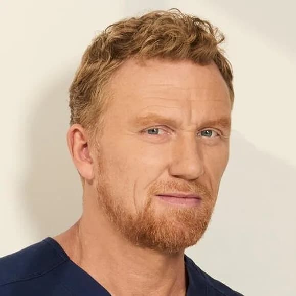 Kevin McKidd als Dr. Owen Hunt — offizielles Cast-Presseporträt zur 21. Staffel von Grey's Anatomy (ABC)