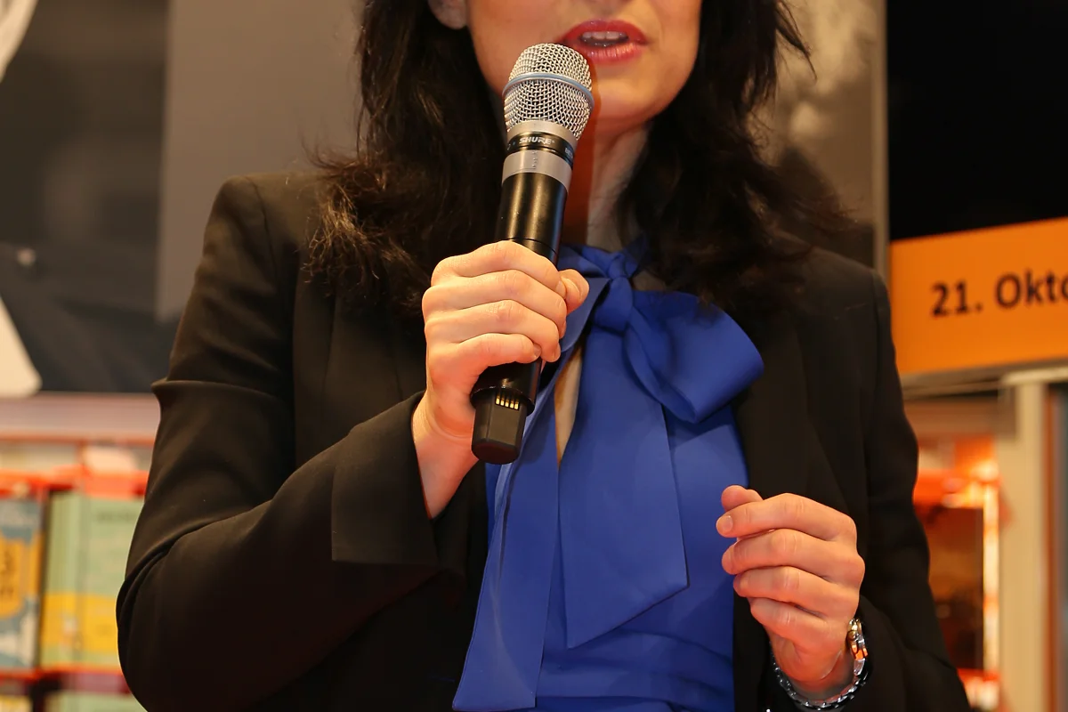 Yael Adler: Dermatologin und Bestsellerautorin