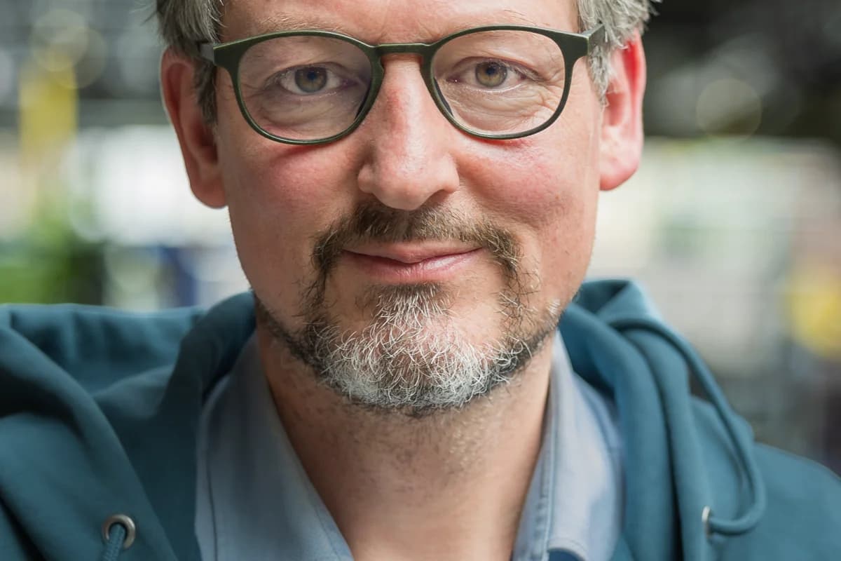 Eckart von Hirschhausen, Arzt, Kabarettist und Stifter Gesunde Erde, Portrait 2024