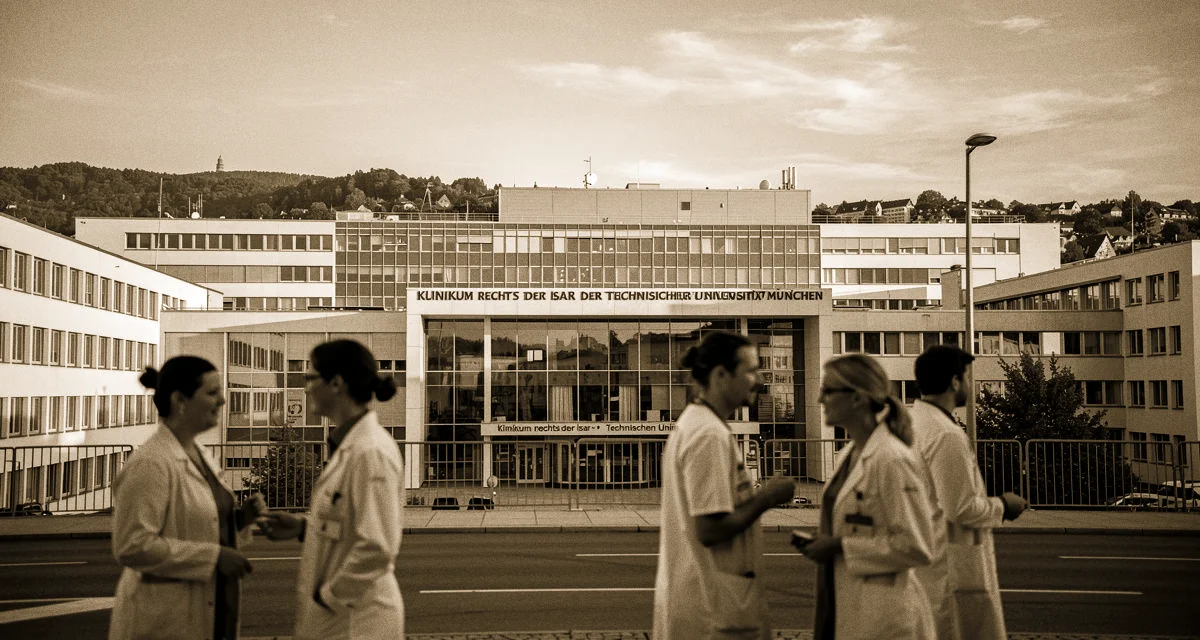 Uniklinik TU München: Backsteingebäude des Klinikums rechts der Isar an der Ismaninger Straße in Haidhausen